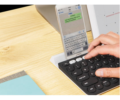Teclado Inalámbrico Logitech K780 Bluetooth Multidispositivo con Base Tablet Celular + Mouse Inalámbrico Logitech Signature Comfort Plus M850 L + Pad Mouse Studio Series